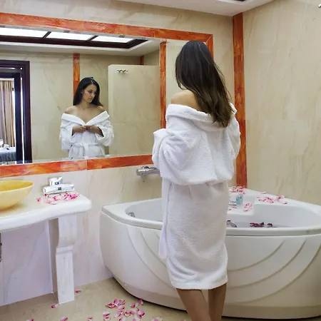 호텔 Maison Des Lys - Luxury 4*