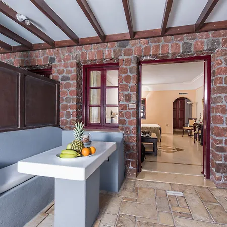 Maison Des Lys - Luxury Szálloda