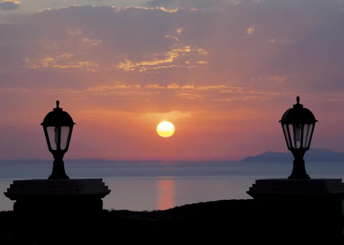 Maison Des Lys - Luxury Hotel